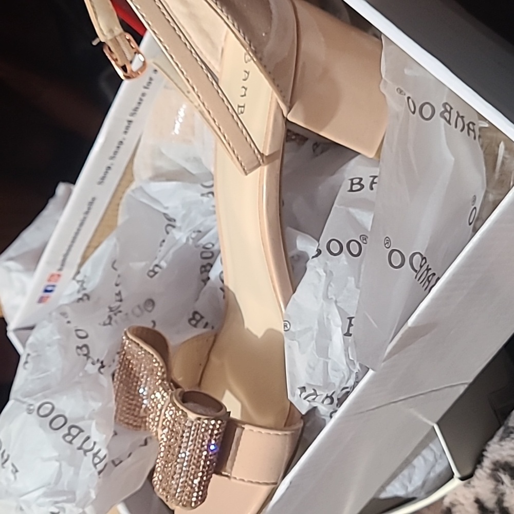 Brand new block heel with bow